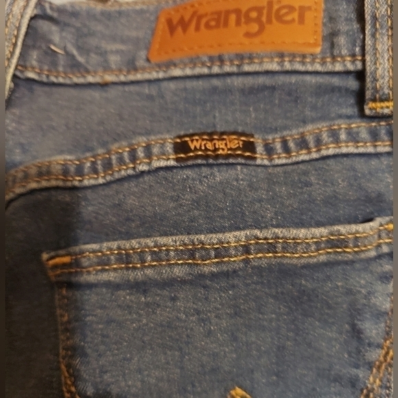 Wrangler 4" Frayed Short Blue Denim NWT Fits 28 Inch Waist Jean Shorts NEW - Picture 5 of 7